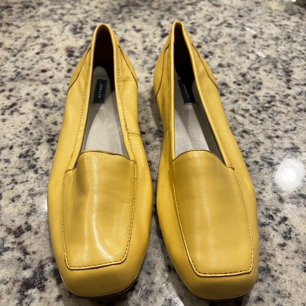 Yellow flats - lightly worn